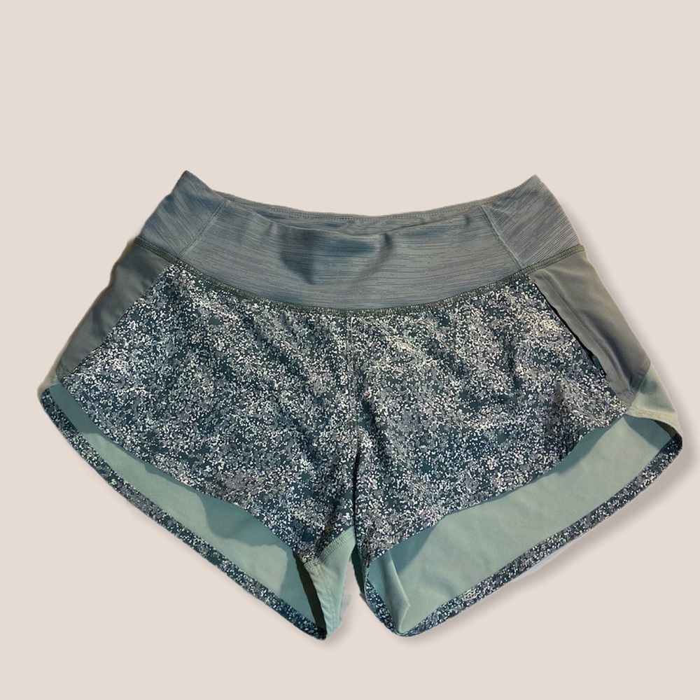 Outdoor voices Hudson shorts green pebbled forest - Picture 2 of 4